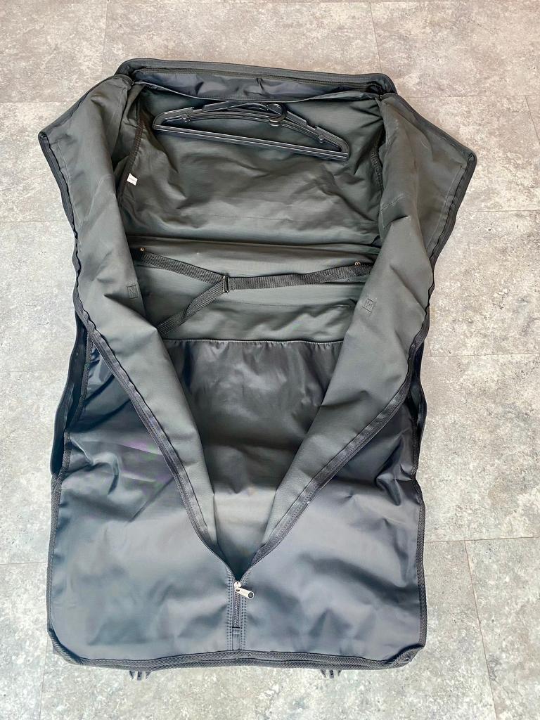 SUIT CARRIER - JOHN LEWIS | in Arnold 